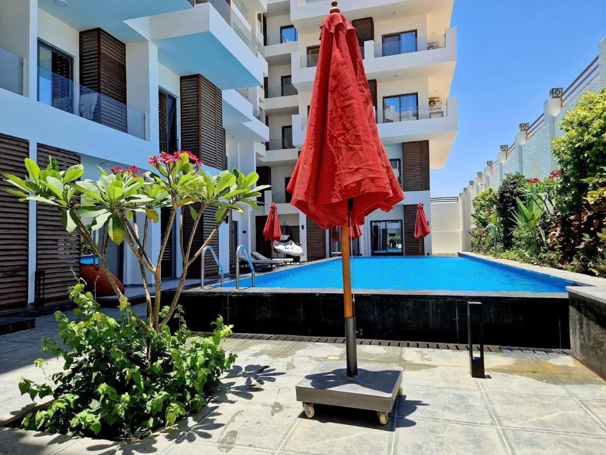 Sanctuary Sunlit Hurghada Haven With 4 Pools, Rooftop Sunsets & Gourmet Bites Steps Away 外观 照片