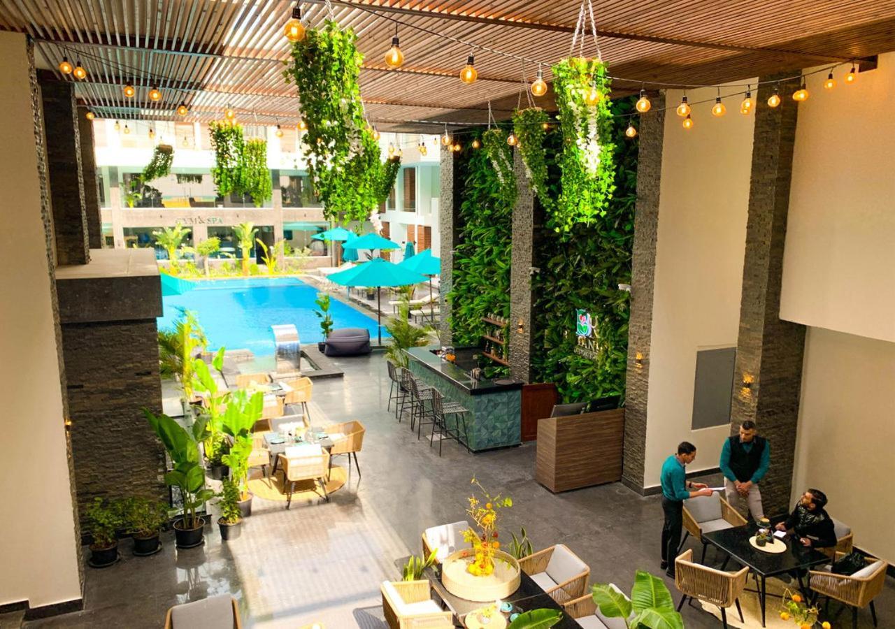 Sanctuary Sunlit Hurghada Haven With 4 Pools, Rooftop Sunsets & Gourmet Bites Steps Away 外观 照片