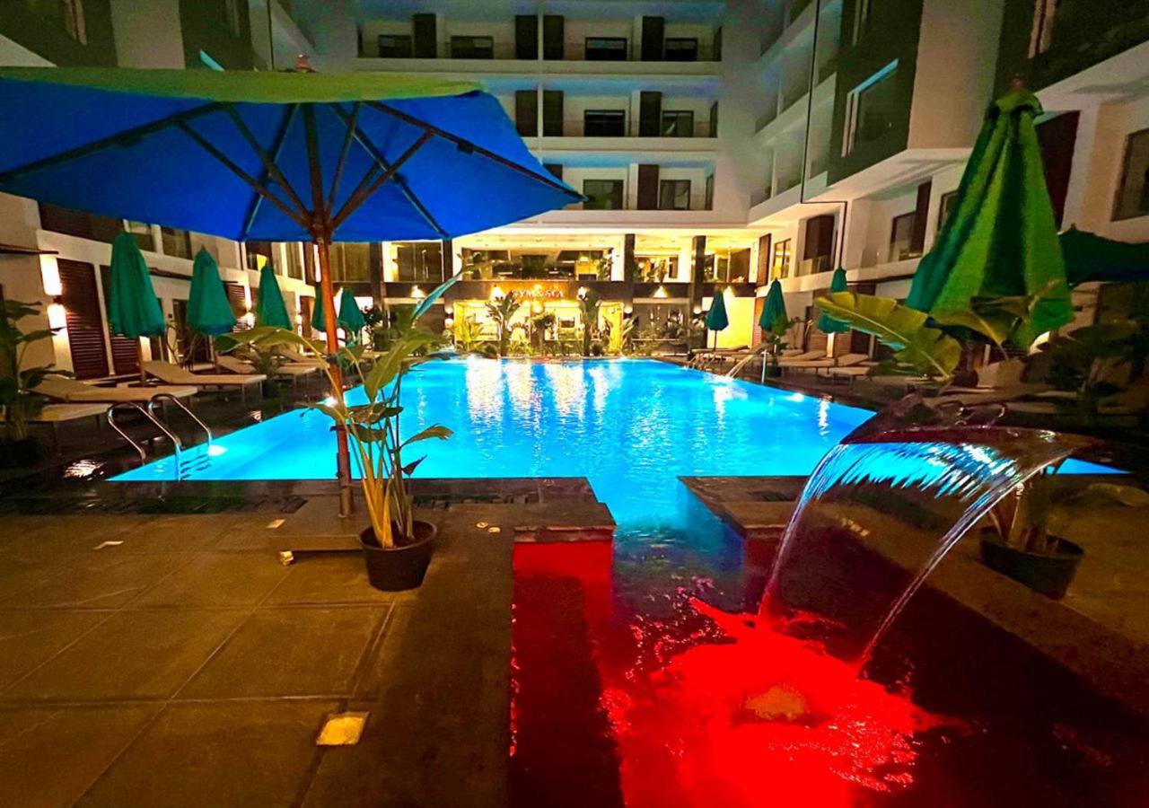 Sanctuary Sunlit Hurghada Haven With 4 Pools, Rooftop Sunsets & Gourmet Bites Steps Away 外观 照片